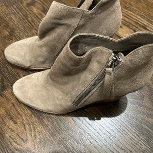 Jessica Simpson Tan boots